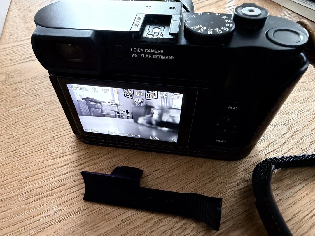 Leica Q3 28 60.3MP Camera - Black - Excellent Condition + Warranty + Thumb Grip