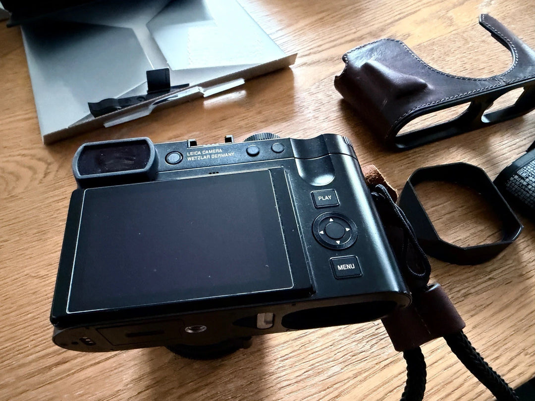 Leica Q3 28 60.3MP Camera - Black - Excellent Condition + Warranty + Thumb Grip