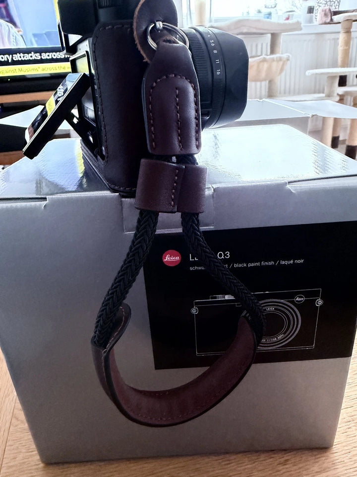 Leica Q3 28 60.3MP Camera - Black - Excellent Condition + Warranty + Thumb Grip