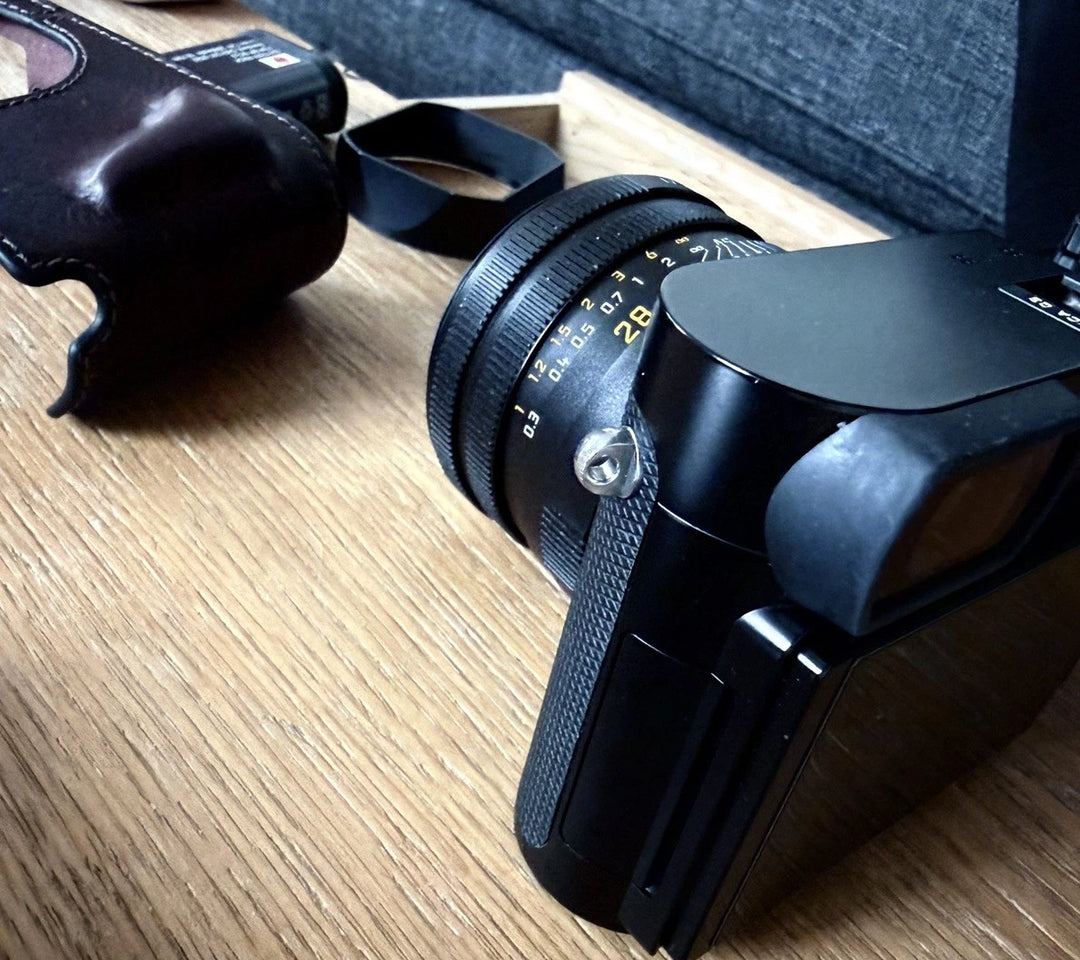 Leica Q3 28 60.3MP Camera - Black - Excellent Condition + Warranty + Thumb Grip