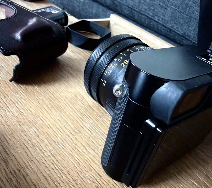 Leica Q3 28 60.3MP Camera - Black - Excellent Condition + Warranty + Thumb Grip