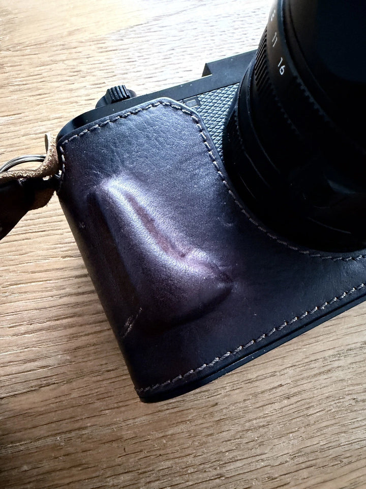 Leica Q3 28 60.3MP Camera - Black - Excellent Condition + Warranty + Thumb Grip