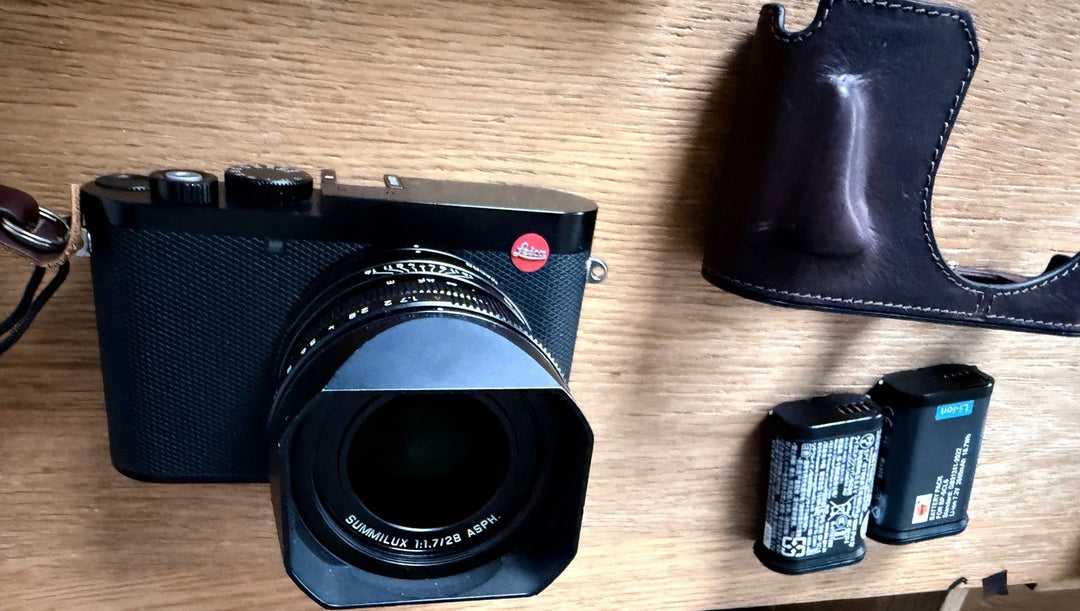 Leica Q3 28 60.3MP Camera - Black - Excellent Condition + Warranty + Thumb Grip